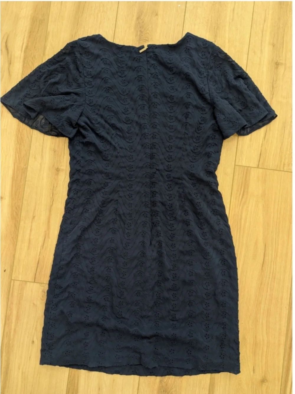 🛍️ Karl Lagerfeld Navy Eyelet Shift Dress Size 8 - Picture 4 of 6